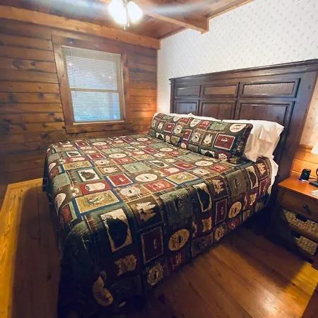 Cozy Cabin At Bear Mountain Log Cabins Eureka Springs Exterior photo