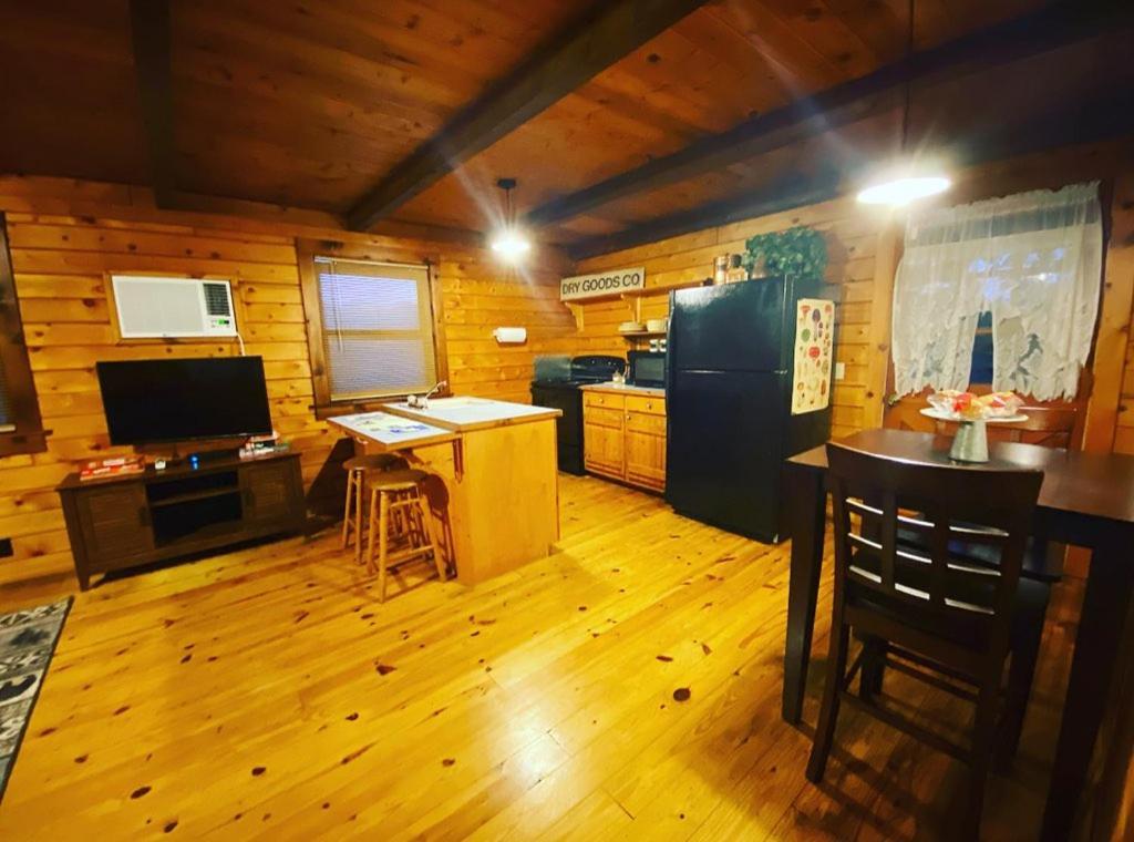 Cozy At Bear Mountain Log Eureka Springs