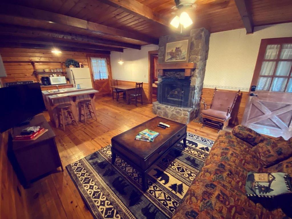 Cozy At Bear Mountain Log